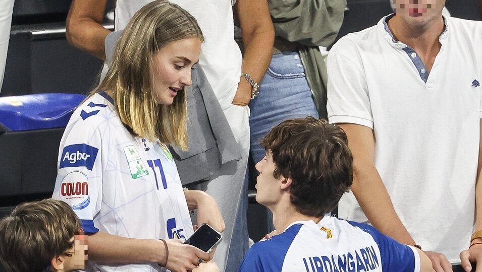 Pablo Urdangarin y Johanna Zott en el partido de balonmano entre el Granollers y el Barça