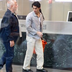 Joe Jonas llega a unas oficinas para llevar a cabo su divorcio de Sophie Turner