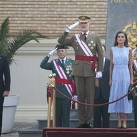 Los Reyes Felipe y Letizia y la Ministra de Defensa en la Jura de Bandera de la Princesa Leonor