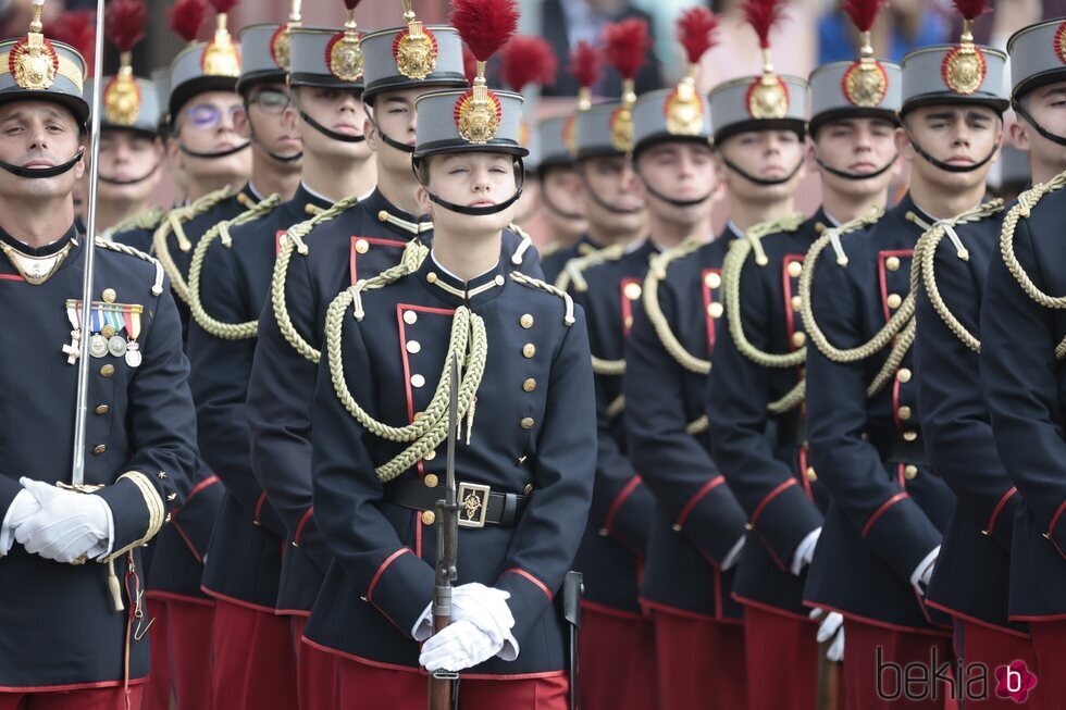 La Princesa Leonor con sus compañeros cadetes en su Jura de Bandera