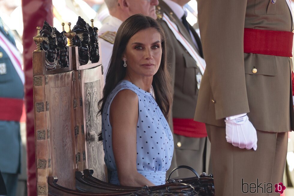 La Reina Letizia durante la Jura de Bandera de la Princesa Leonor en la Academia de Zaragoza