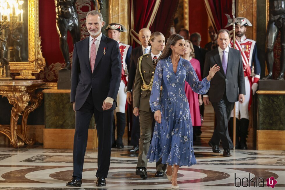 Los Reyes Felipe Vi y Letizia y la Princesa Leonor llegando a la recepción en el Palacio Real por el Día de la Hispanidad 2023