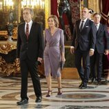 Ana Rosa Quintana, Juan Muñoz y Alessandro Salem en la recepción en el Palacio Real por el día de la Hispanidad 2023