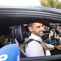 Asraf Beno llegando a su boda con Isa Pantoja en Sevilla