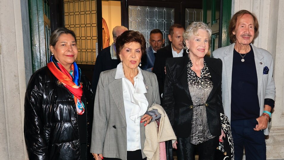 Pablo Sebastian, Marily Coll y demás amigas en el funeral en memoria de Carmen Sevilla por su cumpleaños