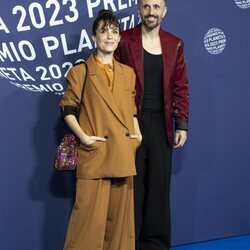 Nuria Gago y Curro Cañete en el Premio Planeta 2023