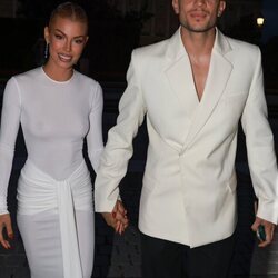 Jessica Goicoechea y Marc Bartra llegando a la gala solidaria contra el Cáncer de Mama organizada por Elle