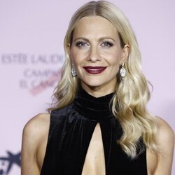 Poppy Delevingne en la gala solidaria contra el Cáncer de Mama organizada por Elle