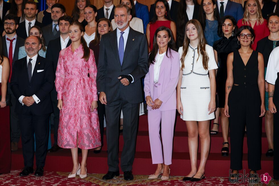 Los Reyes Felipe y Letizia y sus hijas Leonor y Sofía en las audiencias de los Premios Princesa de Asturias 2023