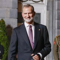 El Rey Felipe VI con una férula en la mano izquierda en los Premios Princesa de Asturias 2023