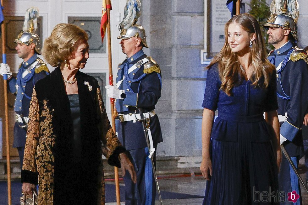 La Reina Sofía y la Princesa Leonor, muy sonrientes en los Premios Princesa de Asturias 2023