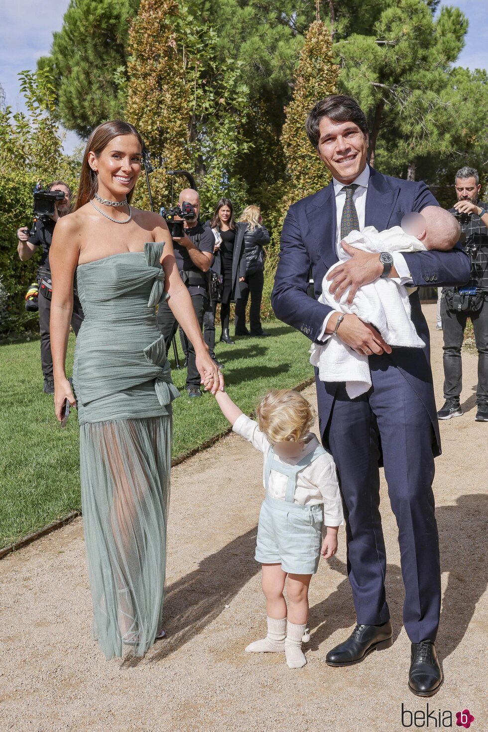 María Pombo y Pablo Castellano con sus hijos Martín y Vega en la boda de Marta Pombo y Luis Zamalloa