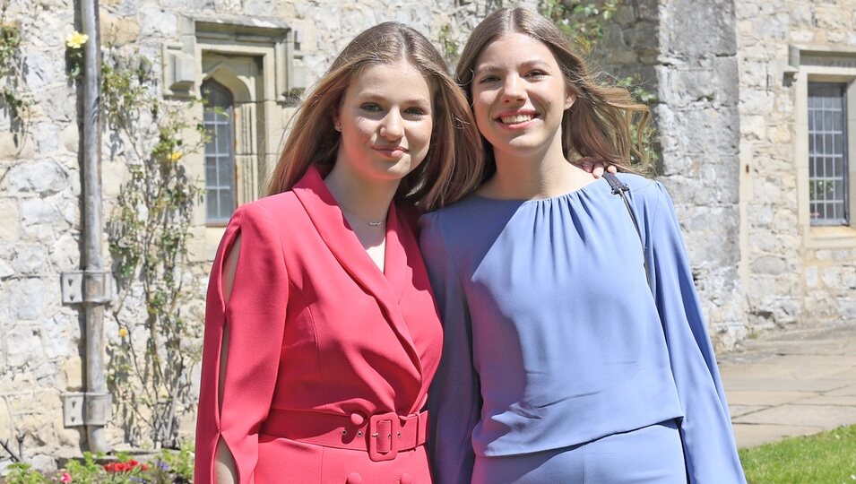 Foto inédita de la Princesa Leonor y la Infanta Sofía en la graduación de la Princesa Leonor en Gales