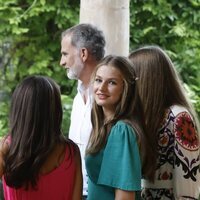 Foto inédita de la Familia Real en los Jardines de Alfabia de Mallorca por el 18 cumpleaños de la Princesa Leonor