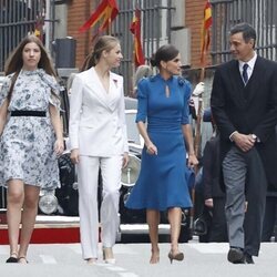 La Reina Letizia, El Presidente Pedro Sánchez, la Princesa Leonor y la Infanta Sofía llegando a la Jura de la Constitución