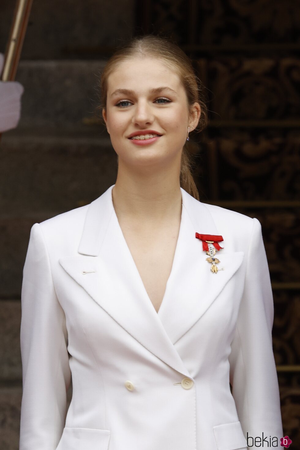 La Princesa Leonor en las puertas del Congreso antes de la Jura de la Constitución