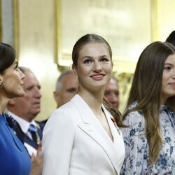 La Princesa Leonor sonriente en la Jura de la Constitución