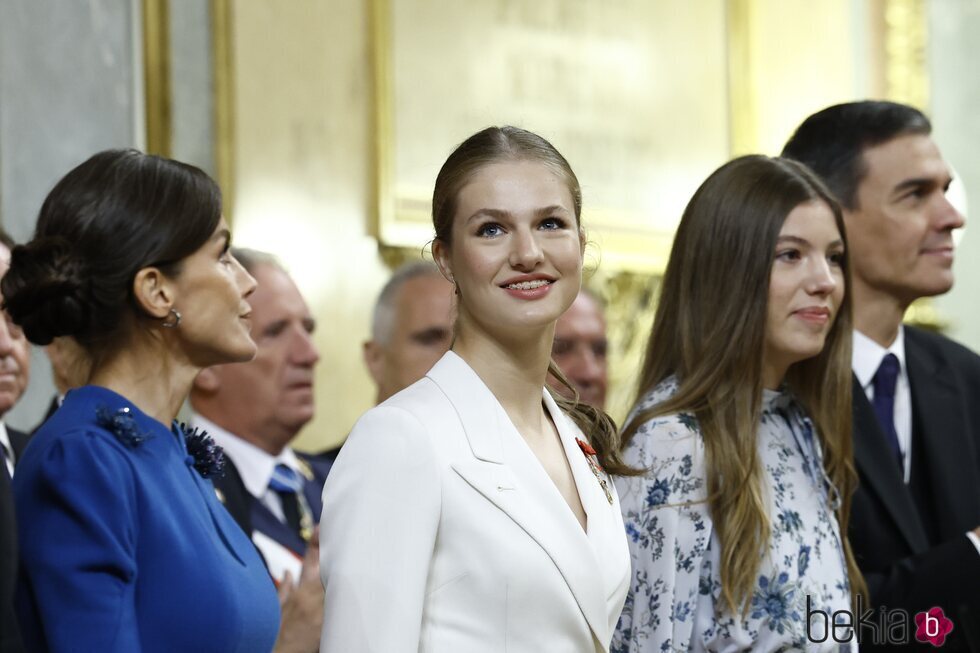 La Princesa Leonor sonriente en la Jura de la Constitución