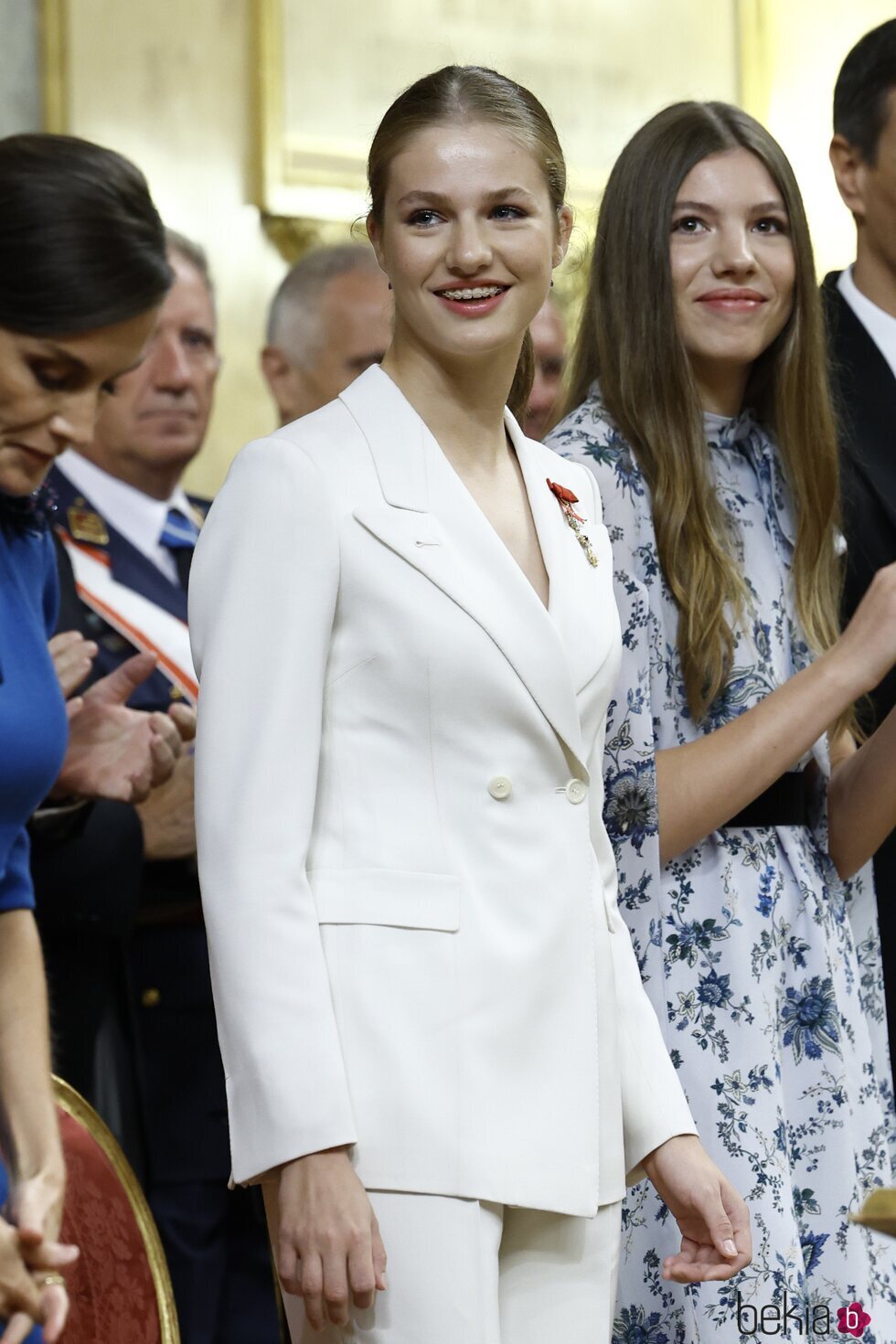 La Princesa Leonor y la Infanta Sofía sonrientes en la Jura de la Constitución