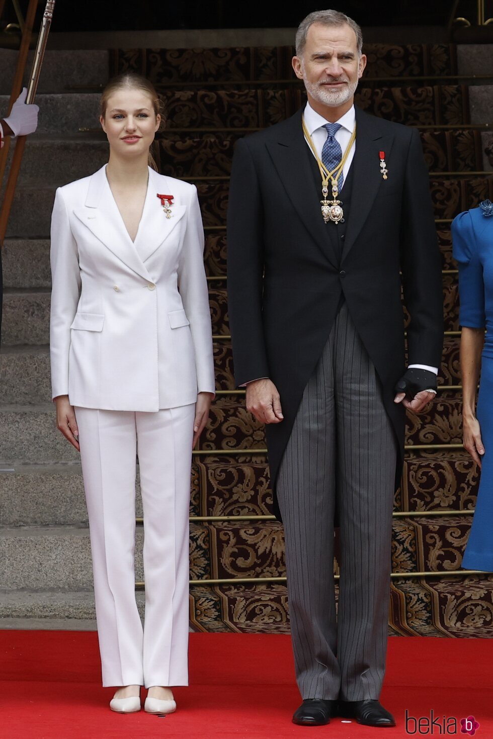 El Rey Felipe y la Princesa Leonor en las puertas del Congreso en la Jura de la Constitución