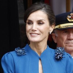 La Reina Letizia, sonriente en la Jura de la Constitución de la Princesa Leonor