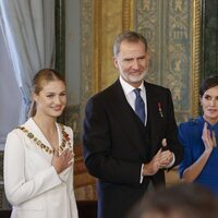 Los Reyes Felipe y Letizia con la Infanta Sofía y la Princesa Leonor con el Collar de Carlos III