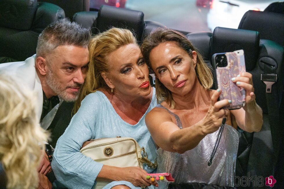 Kiko Hernández, Lydia Lozano y María Patiño en Miami durante el rodaje de 'Sálvese quién pueda'