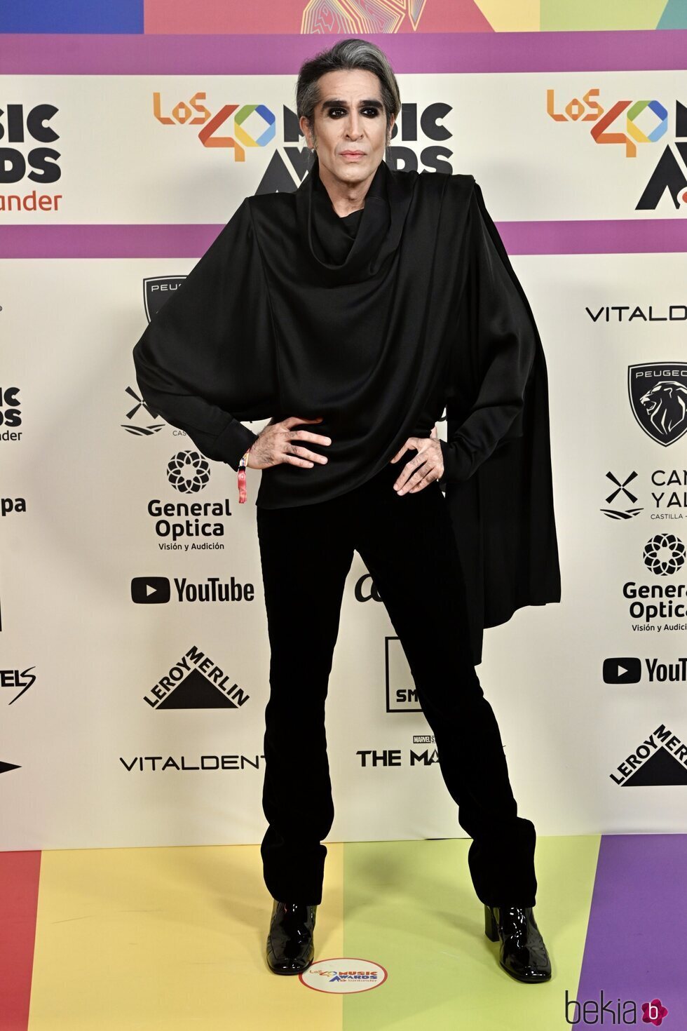 Mario Vaquerizo en la alfombra roja de Los 40 Music Awards 2023