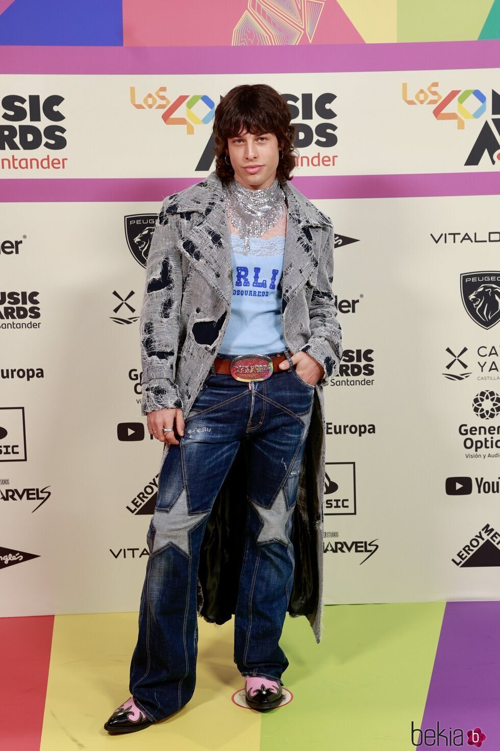 Leo Rizzi en la alfombra roja de Los 40 Music Awards 2023