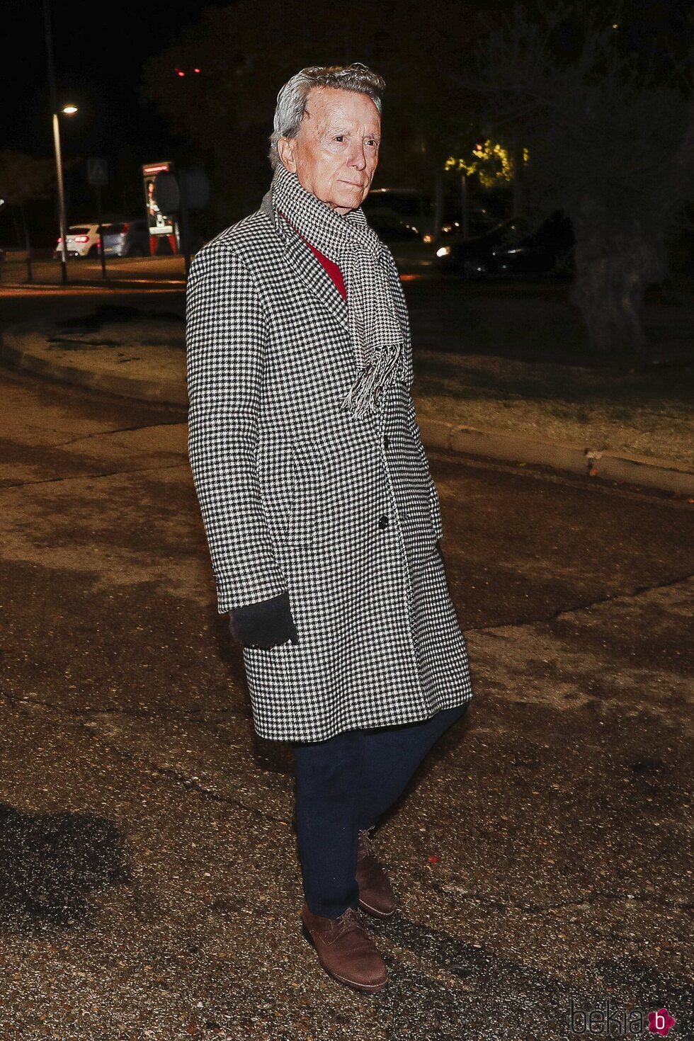 José Ortega Cano llegando a un evento familiar