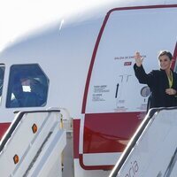 Los Reyes Felipe y Letizia embarcando en el avión en su despedida en España por su Visita de Estado a Dinamarca