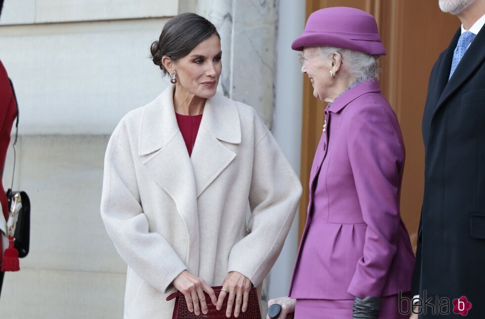 La Reina Letizia y Margarita de Dinamarca en la ceremonia de bienvenida a los Reyes Felipe y Letizia en Amalienborg