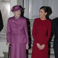 Margarita de Dinamarca y la Reina Letizia en la ceremonia de bienvenida a los Reyes Felipe y Letizia en Amalienborg