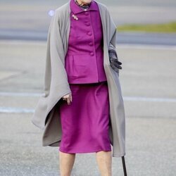 La Reina Margarita en la bienvenida a los Reyes Felipe y Letizia en el aeropuerto de Copenhague