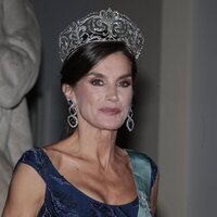 La Reina Letizia con la Tiara de la Flor de Lis en la cena de gala por su Visita de Estado a Dinamarca