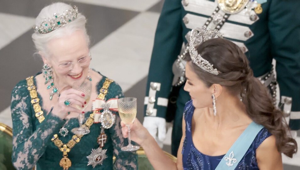 Margarita de Dinamarca y la Reina Letizia brindando en la cena de gala por la Visita de Estado de los Reyes de España a Dinamarca