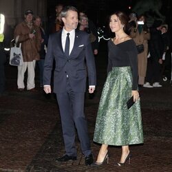 Federico de Dinamarca sonríe a Mary de Dinamarca en la Visita de Estado de los Reyes Felipe y Letizia a Dinamarca