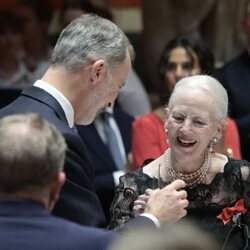 El Rey Felipe VI y Margarita de Dinamarca brindando en la Gliptoteca de Copenhague