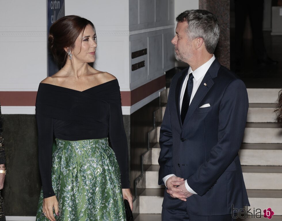 Federico y Mary de Dinamarca mirándose en la Visita de Estado de los Reyes Felipe y Letizia a Dinamarca