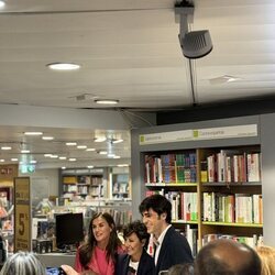 La Reina Letizia, Sonsoles Ónega y Alfonso Goizueta en la firma de libros del Premio Planeta 2023