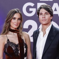 María Pombo y Pablo Castellano en la alfombra roja de los Grammy Latinos 2023