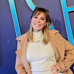 Gisela, sonriente presumiendo de embarazo en la premiere de 'Wish'