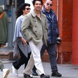 Joe Jonas, de paseo con sus padres