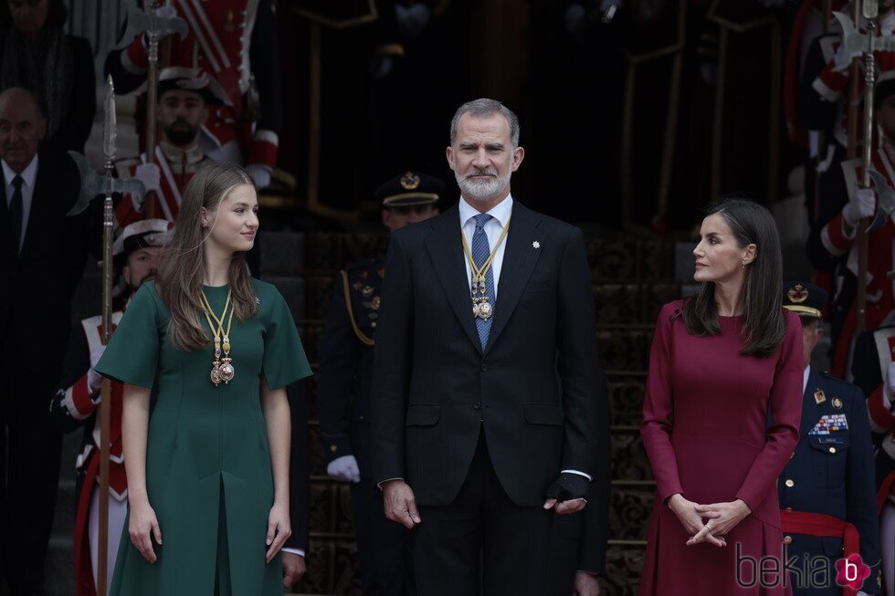 Los Reyes Felipe y Letizia y la Princesa Leonor tras la celebración de la Apertura de la XV Legislatura