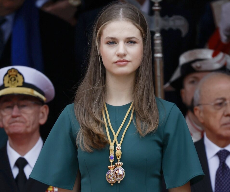 La Princesa Leonor con vestido verde y las medallas del Congreso y el Senado en la Apertura de la XV Legislatura