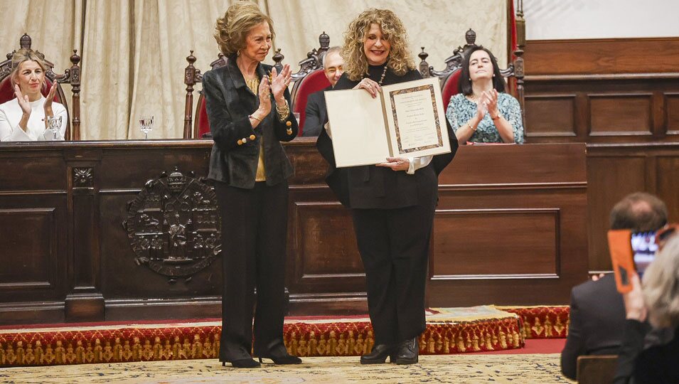 Gionconda Belli tras recibir de la Reina Sofía el Premio Reina Sofía de Poesía Iberoamericana