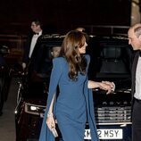 El Príncipe Guillermo y Kate Middleton se cogen de la mano y se dedican una sonrisa en la Royal Variety Performance 2023