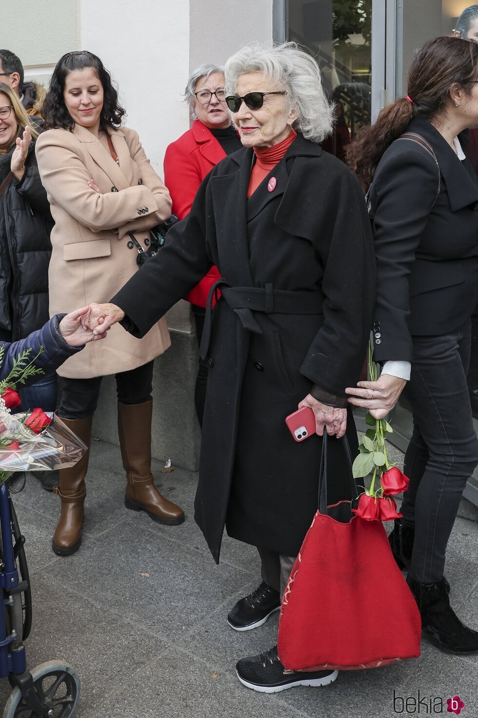 Marisa Paredes en la capilla ardiente de Concha Velasco