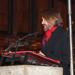 Manuel Velasco leyendo en el funeral de Concha Velasco