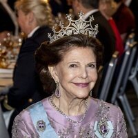 Silvia de Suecia con la Tiara de 9 Puntas de la Reina Sofía en los Premios Nobel 2023